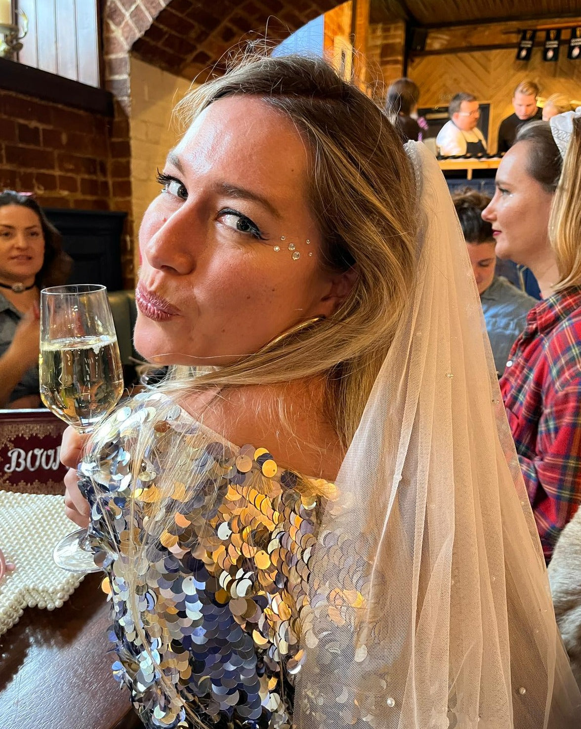 Pearl Tulle Veil | Bridal Hen Party Veil