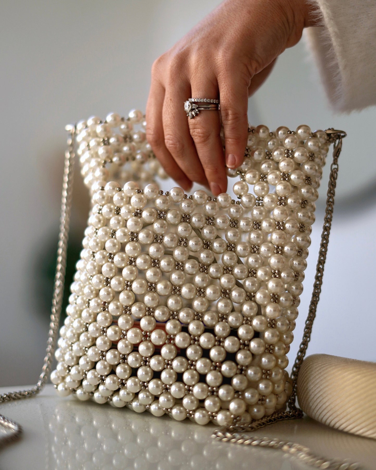 SAMPLE SALE | Bridal Pearl Bucket Shoulder Grab Bag